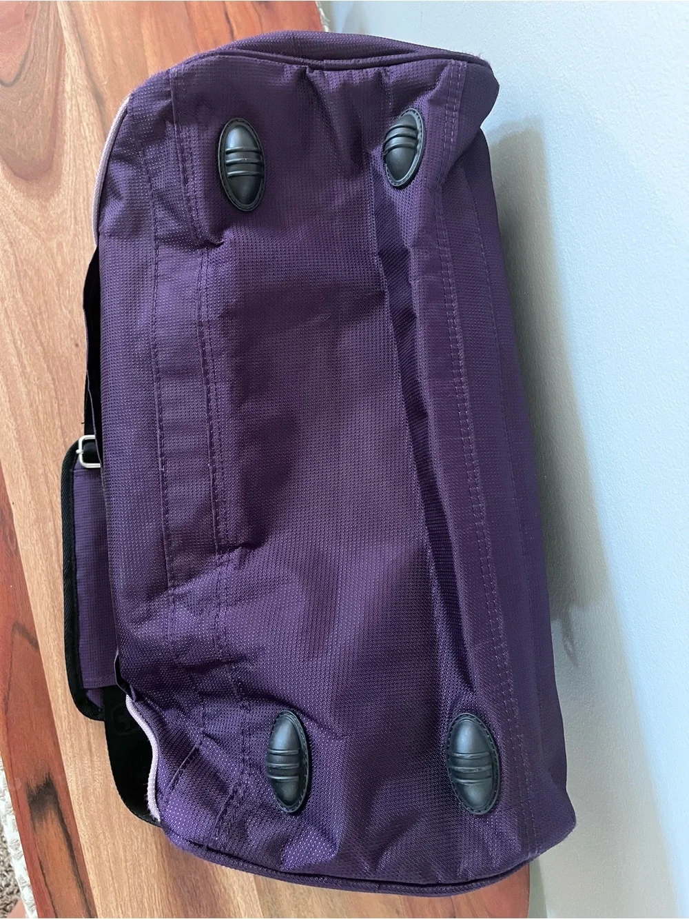SwissGear Purple Duffel Bag Travel Gym Carry On Luggage with Shoulder‎ Strap